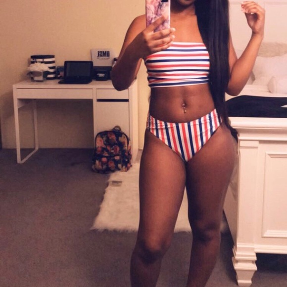 Striped Bandeau Bikini Set - Picture 8 of 8